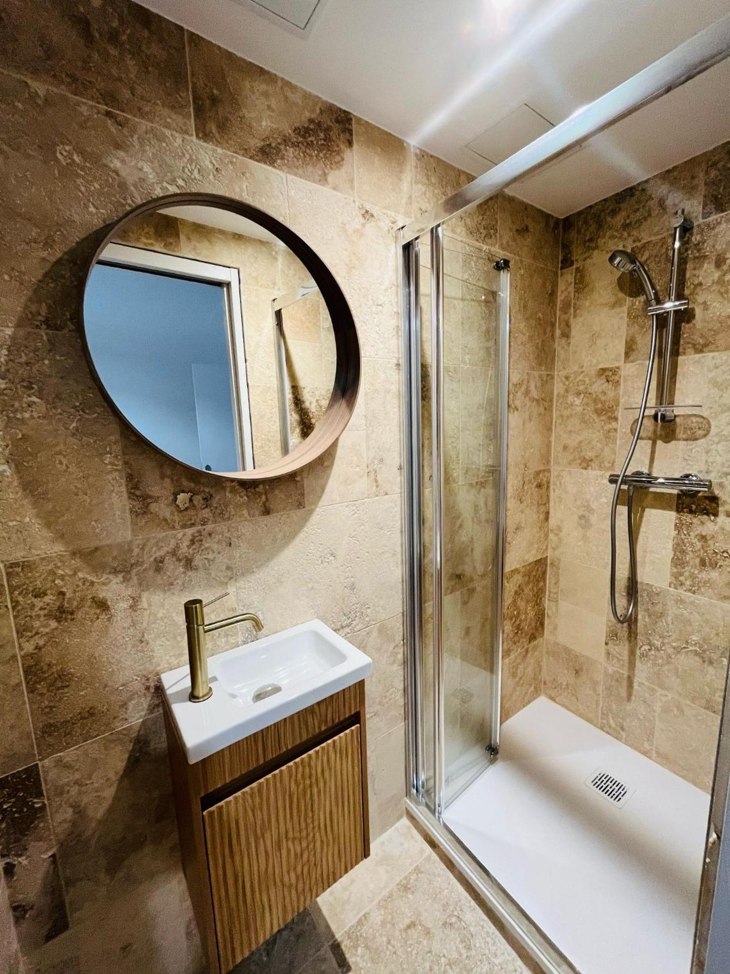 Studio En Plein Coeur Du Vieil Antibes, Vue Sur Place Romantique Exterior foto